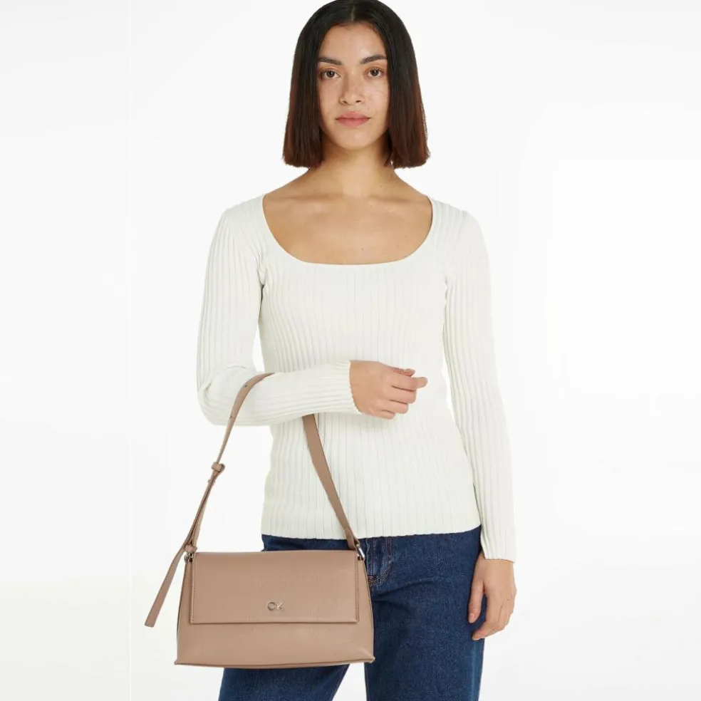 Calvin Klein CK Daily Schultertasche 28 cm