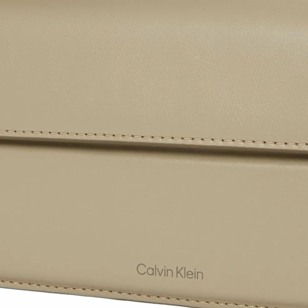 Calvin Klein Jeans Belted Umhängetasche 24 cm