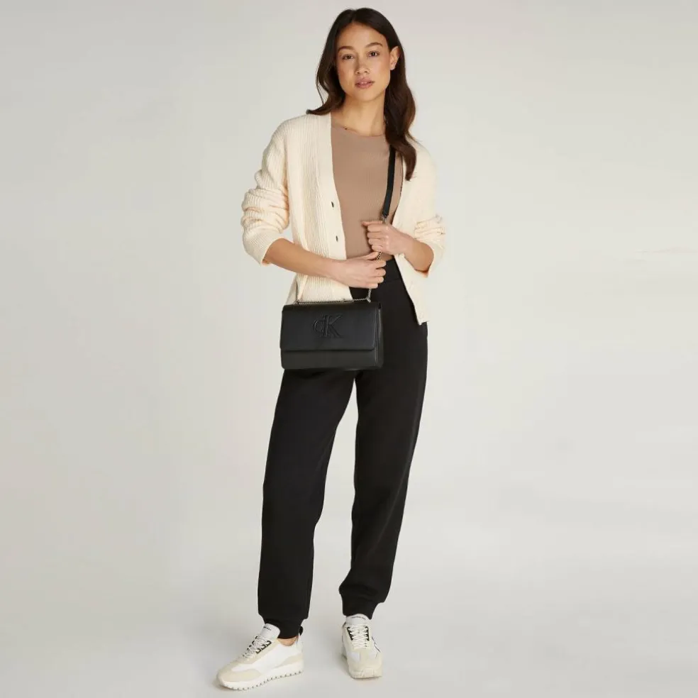 Calvin Klein Jeans Sculpted Deboss Schultertasche 25 cm