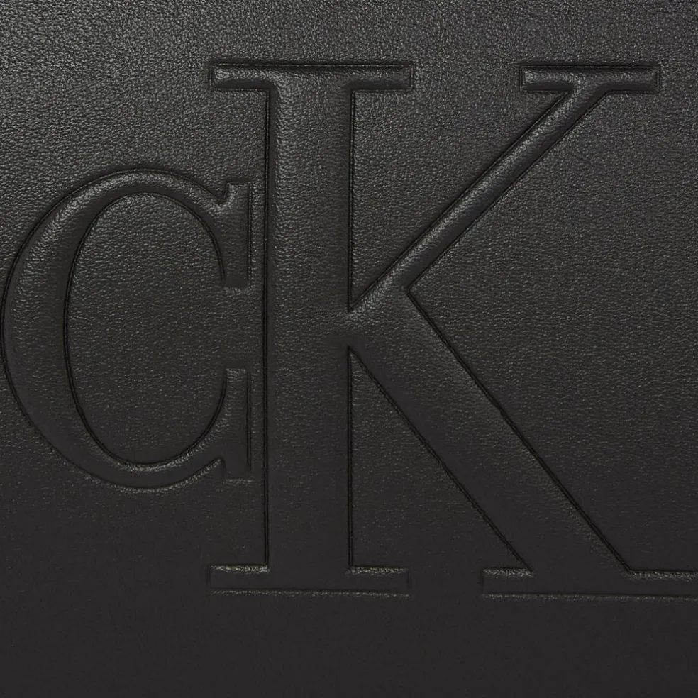 Calvin Klein Jeans Sculpted Deboss Schultertasche 25 cm