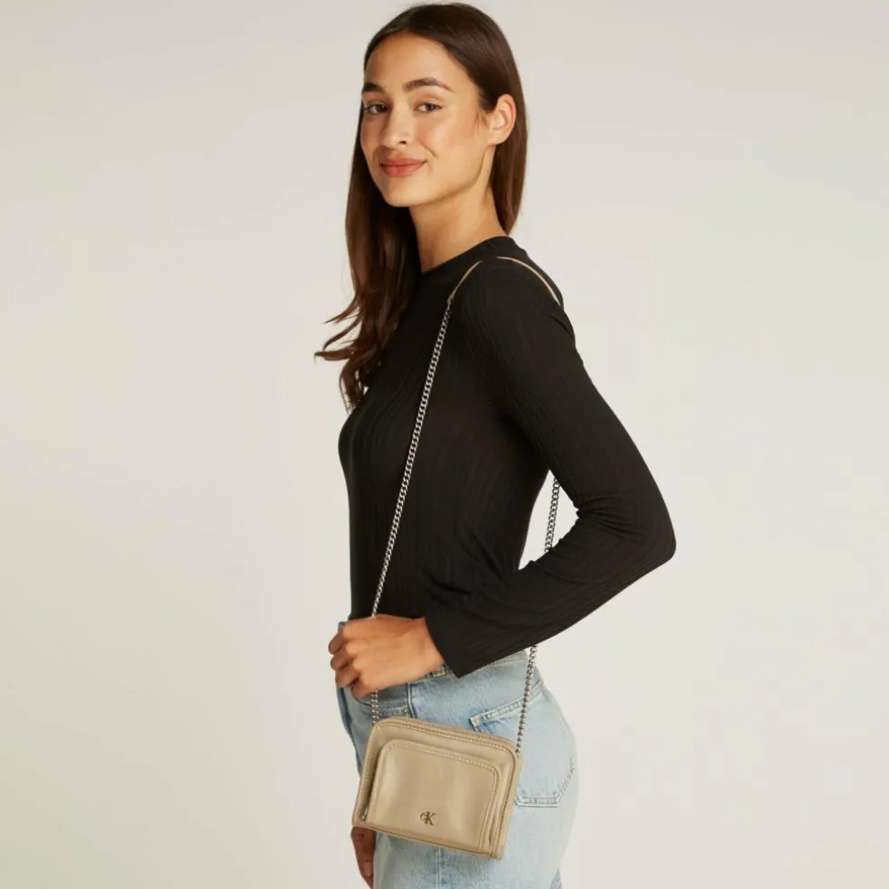 Calvin Klein Jeans Utility Schultertasche Leder 34 cm